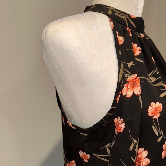 SIENNA SKY BLACK with Flowers. Cinched at Waist Collar Buttons at Back NWT - Picture 9 of 10